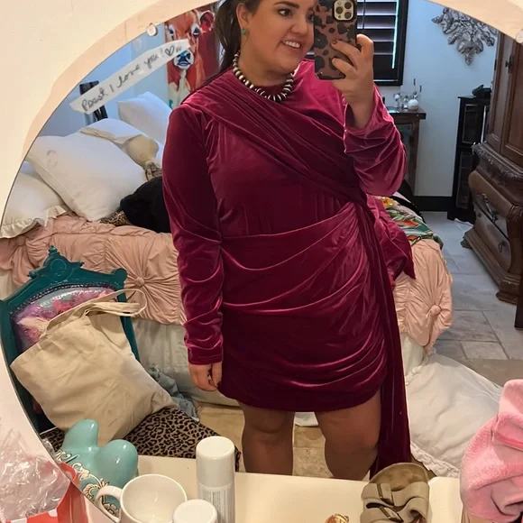 JessaKae Noor Magenta Dresses. Ordered 3 sizes. 2X fits 14/16 & 4X fits 18/20 - Picture 4 of 6